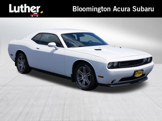 Used 2013 Dodge Challenger SXT image 1