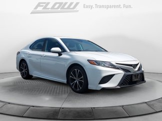 Used 2020 Toyota Camry SE image 1