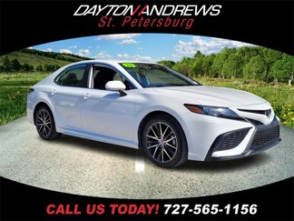 Used 2022 Toyota Camry SE image 1