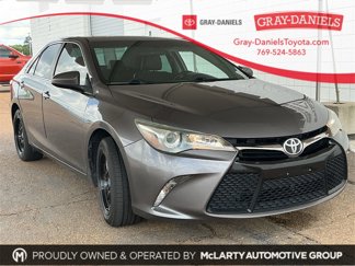 Used 2017 Toyota Camry SE image 1
