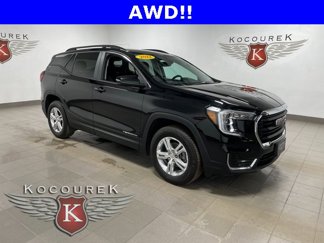 Used 2022 GMC Terrain SLE w/ Driver Convenience Package image 1