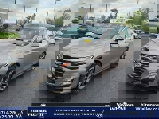 Used 2022 Chevrolet Malibu LT image 1
