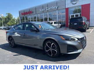 Certified 2023 Nissan Altima 2.5 SR image 1