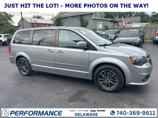 Used 2016 Dodge Grand Caravan SXT w/ UConnect Hands-Free Group image 1