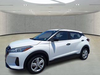 Used 2022 Nissan Kicks S image 1