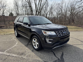 Used 2017 Ford Explorer XLT image 1