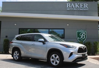 Used 2023 Toyota Highlander L image 1
