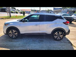 Used 2020 Nissan Kicks SR image 1