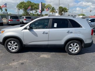 Used 2013 Kia Sorento LX w/ Convenience Pkg image 1