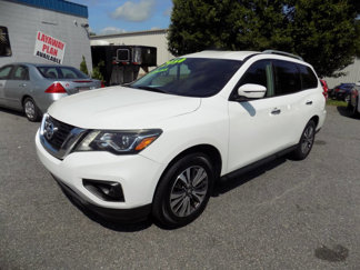 Used 2017 Nissan Pathfinder SV image 1