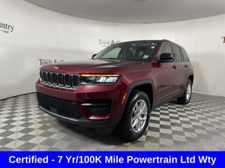 Used 2023 Jeep Grand Cherokee Laredo image 1