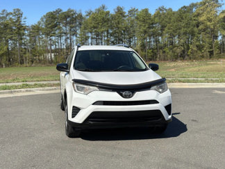 Used 2018 Toyota RAV4 LE image 1