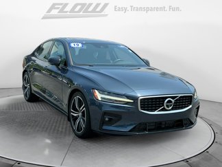 Used 2019 Volvo S60 T5 R-Design image 1