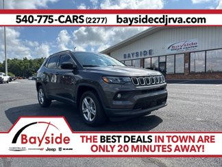 Used 2023 Jeep Compass Latitude image 1