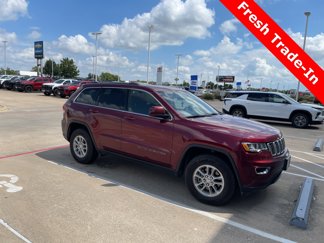 Used 2020 Jeep Grand Cherokee Laredo image 1