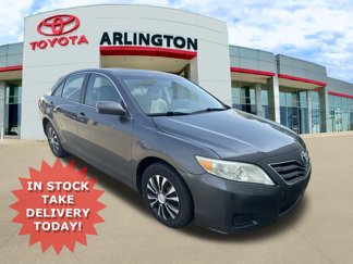Used 2010 Toyota Camry SE image 1