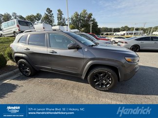 Used 2019 Jeep Cherokee Trailhawk video 1