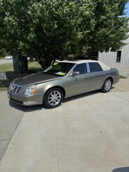 Used 2010 Cadillac DTS Luxury image 1