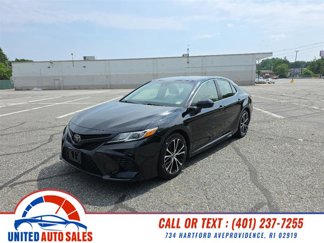 Used 2018 Toyota Camry SE image 1