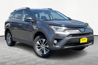 Used 2017 Toyota RAV4 XLE image 1