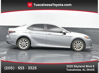 Used 2022 Toyota Camry LE image 1