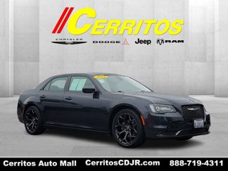 Used 2019 Chrysler 300 Touring w/ Sport Appearance Package image 1
