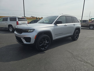 Used 2023 Jeep Grand Cherokee Altitude image 1