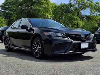 Used 2023 Toyota Camry SE image 1