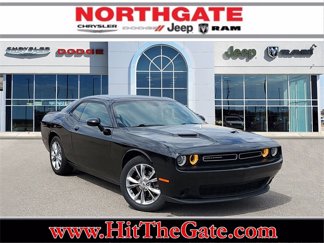 Used 2021 Dodge Challenger SXT image 1