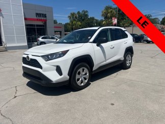 Used 2019 Toyota RAV4 LE image 1