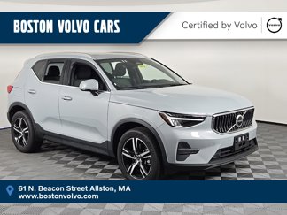Certified 2025 Volvo XC40 B5 Core image 1