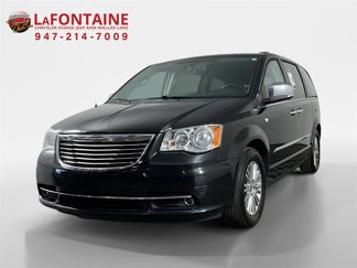 Used 2014 Chrysler Town & Country Touring-L image 1