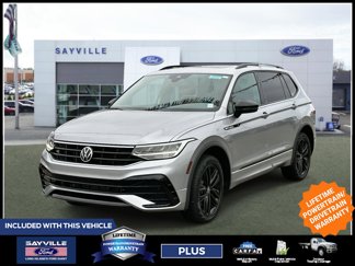 Used 2022 Volkswagen Tiguan SE R-Line image 1