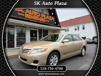 Used 2011 Toyota Camry LE image 1
