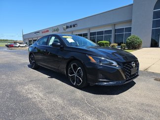 Used 2023 Nissan Altima 2.5 SR image 1