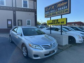 Used 2010 Toyota Camry LE image 1