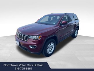 Used 2020 Jeep Grand Cherokee Laredo image 1