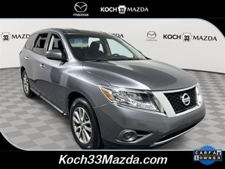Used 2015 Nissan Pathfinder S image 1