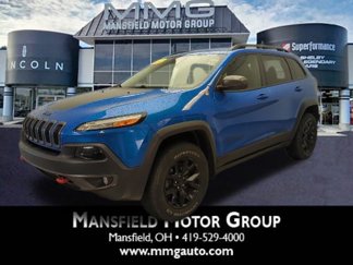 Used 2018 Jeep Cherokee Trailhawk w/ Cold Weather Group image 1