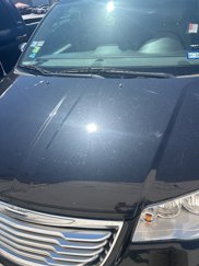 Used 2016 Chrysler Town & Country Touring-L image 1