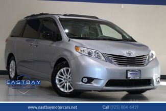Used 2013 Toyota Sienna XLE image 1