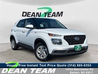 Used 2022 Hyundai Venue SE image 1
