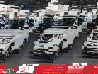 Used 2018 Nissan Pathfinder SL image 1