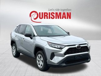 Used 2022 Toyota RAV4 LE image 1