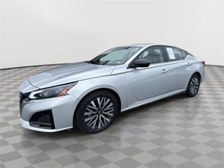 Used 2024 Nissan Altima 2.5 SV image 1