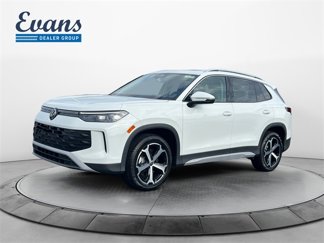 New 2025 Volkswagen Tiguan SE image 1