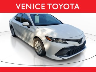 Certified 2019 Toyota Camry LE image 1