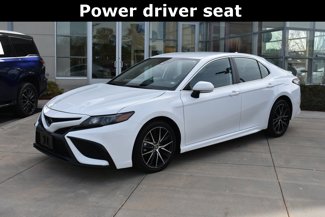 Used 2023 Toyota Camry SE image 1