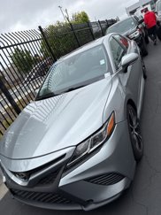 Used 2018 Toyota Camry SE image 1