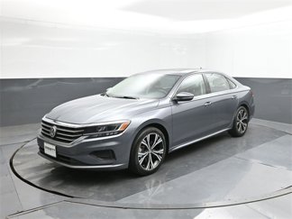 Used 2022 Volkswagen Passat 2.0T SE image 1